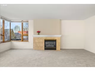 Photo #4: 24408322 Listing 