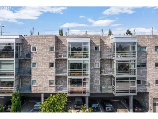 Photo #2: 24408661 Listing