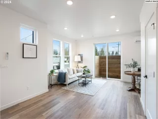 Photo #3: 24408731 Listing