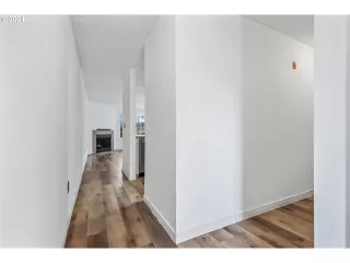 Photo #1: 24409074 Listing 