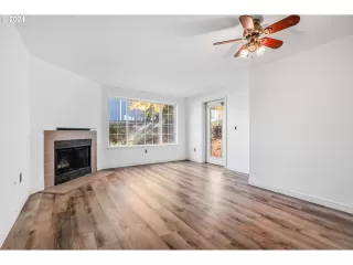 Photo #5: 24409074 Listing 