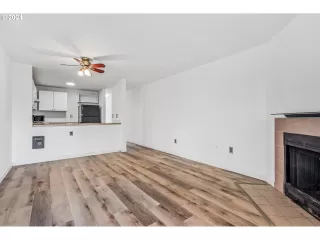 Photo #6: 24409074 Listing 