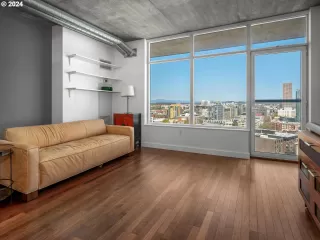 Photo #4: 24409742 Listing