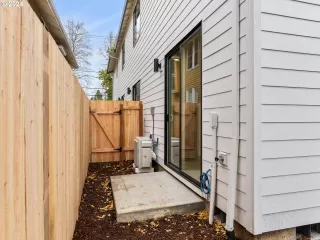 Photo #3: 24410287 Listing