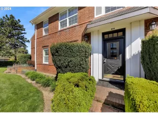 Photo #2: 24410460 Listing