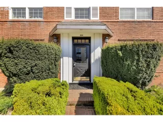 Photo #3: 24410460 Listing