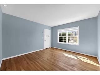 Photo #6: 24410460 Listing