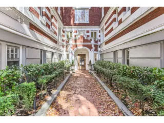 Photo #1: 24410774 Listing