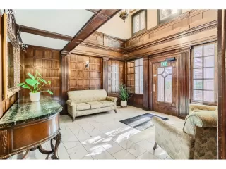 Photo #2: 24410774 Listing