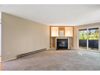 Photo #5: 24410791 Listing