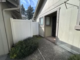 Photo #2: 24410864 Listing