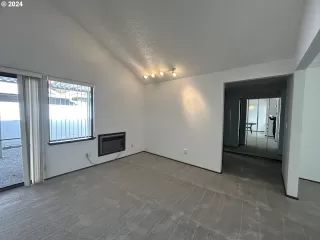 Photo #6: 24410864 Listing