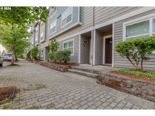 Photo #2: 24411305 Listing