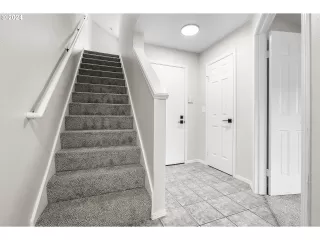 Photo #4: 24411305 Listing