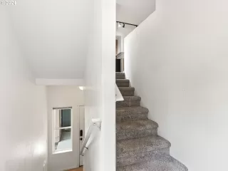 Photo #2: 24412401 Listing