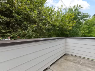 Photo #5: 24412401 Listing