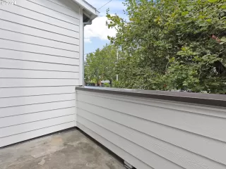 Photo #6: 24412401 Listing