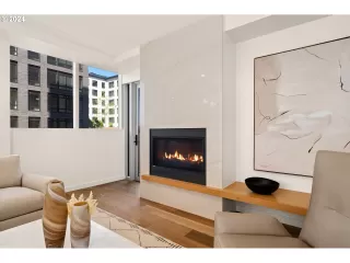 Photo #5: 24412418 Listing 