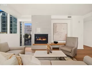 Photo #6: 24412418 Listing 