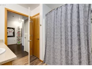 Photo #6: 24413387 Listing 