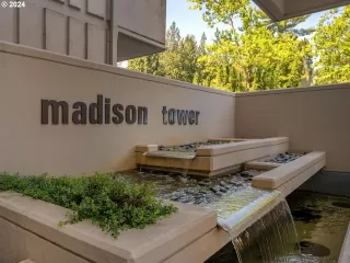 Photo #1: 24413571 Listing