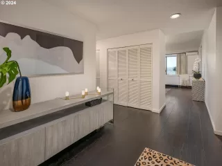 Photo #6: 24413571 Listing