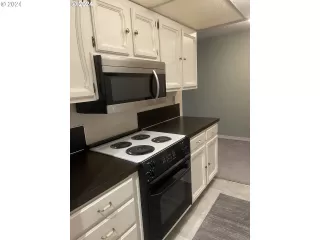 Photo #3: 24414737 Listing