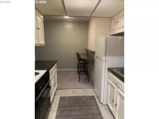 Photo #4: 24414737 Listing