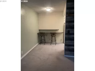 Photo #5: 24414737 Listing