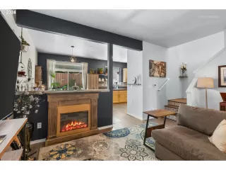 Photo #5: 24415334 Listing