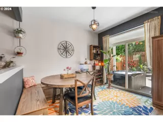 Photo #6: 24415334 Listing