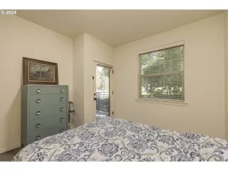 Photo #3: 24415518 Listing 