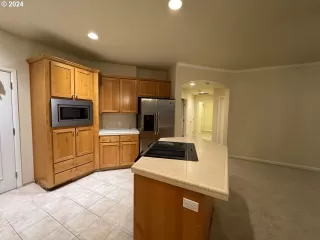 Photo #4: 24415788 Listing 