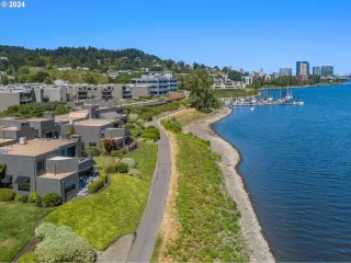 Photo #2: 24416186 Listing