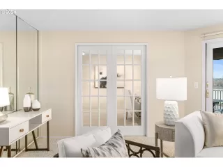 Photo #4: 24416186 Listing