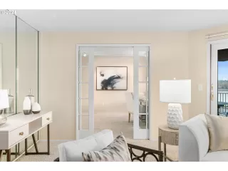 Photo #5: 24416186 Listing