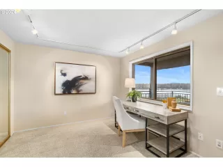 Photo #6: 24416186 Listing