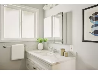 Photo #1: 24418041 Listing 