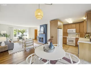 Photo #3: 24418041 Listing 