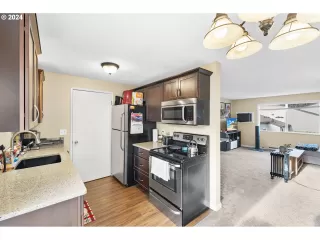 Photo #1: 24418072 Listing