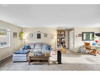 Photo #5: 24418072 Listing