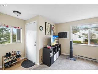 Photo #6: 24418072 Listing