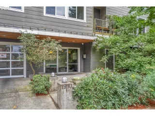 More Details about MLS # 24418179 : 1910 SW 18TH AVE 24