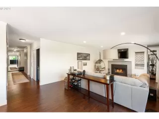 Photo #6: 24420195 Listing 