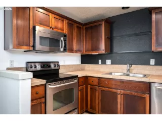 Photo #1: 24421049 Listing 