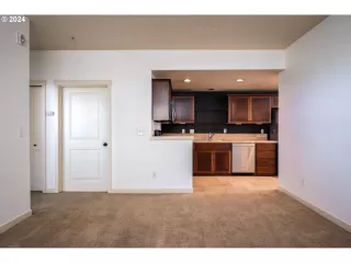 Photo #4: 24421049 Listing 