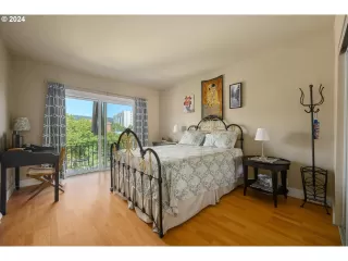 Photo #2: 24421285 Listing