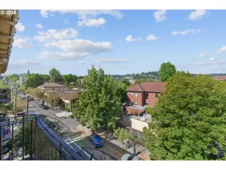 Photo #6: 24421285 Listing