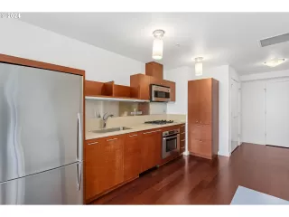 Photo #6: 24421467 Listing