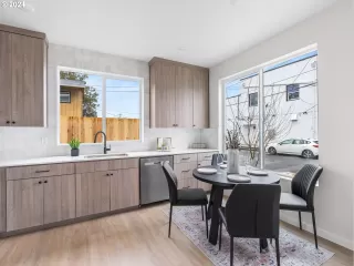 Photo #4: 24421911 Listing 